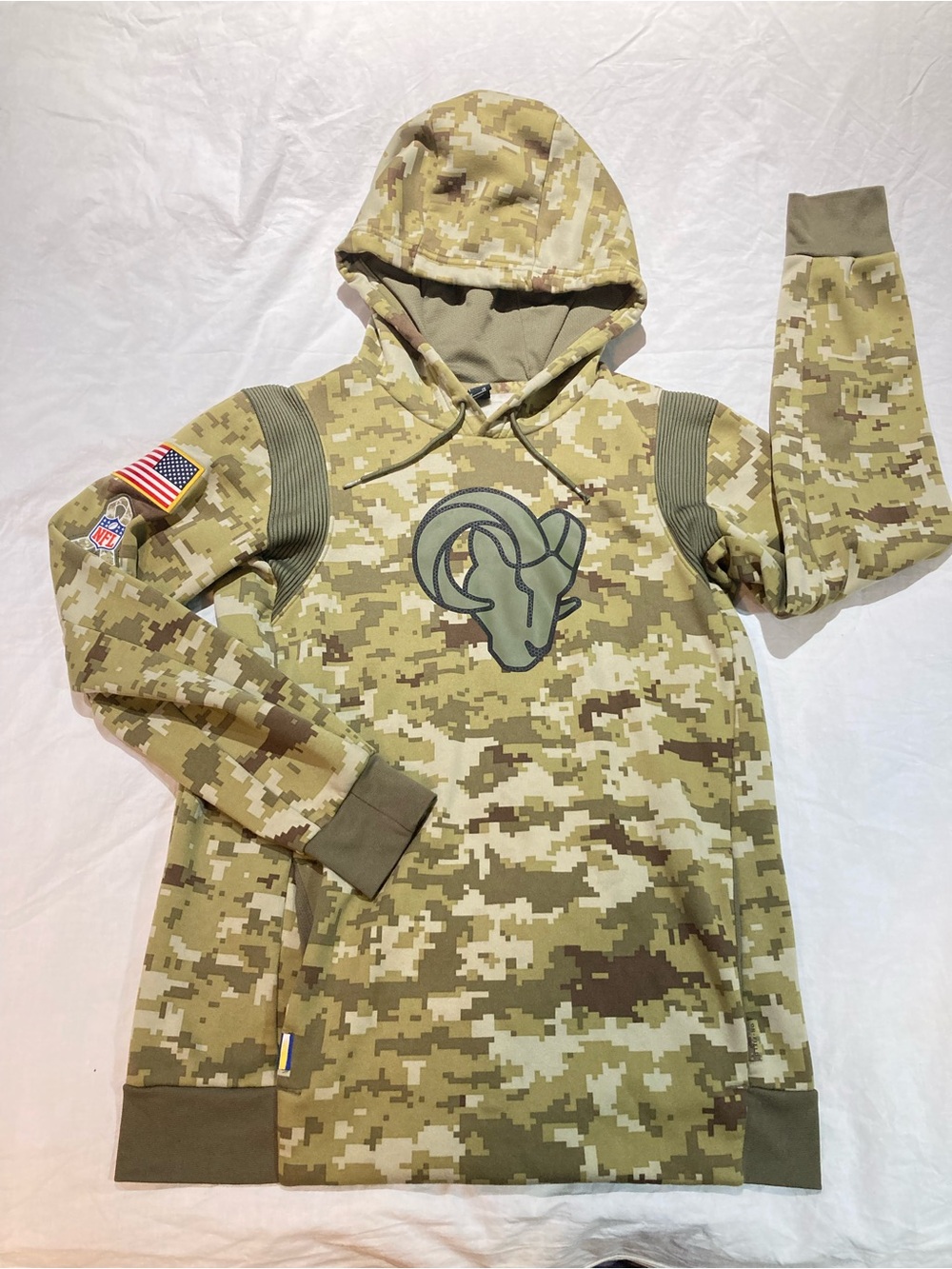 Los Angeles Rams Nike on Field Digital Camo Pull over sweatshirt, Men’s size S